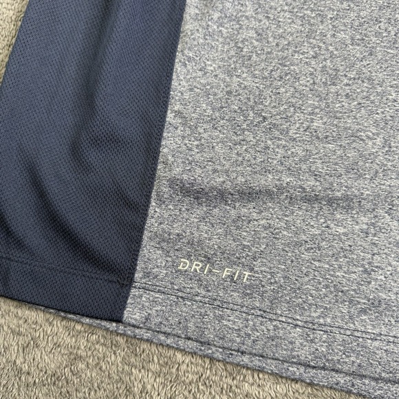 UNC Greensboro Nike Polo Size XL Gray Dri-Fit Men's - Picture 6 of 9